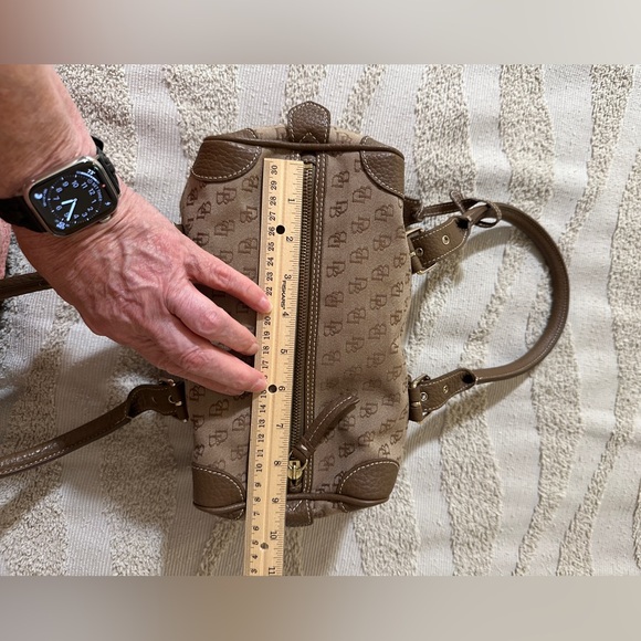 DOONEY & BOURKE Doctors Satchel, Signature Fabric, Pebble Leather Accents 🤎 - Picture 17 of 17